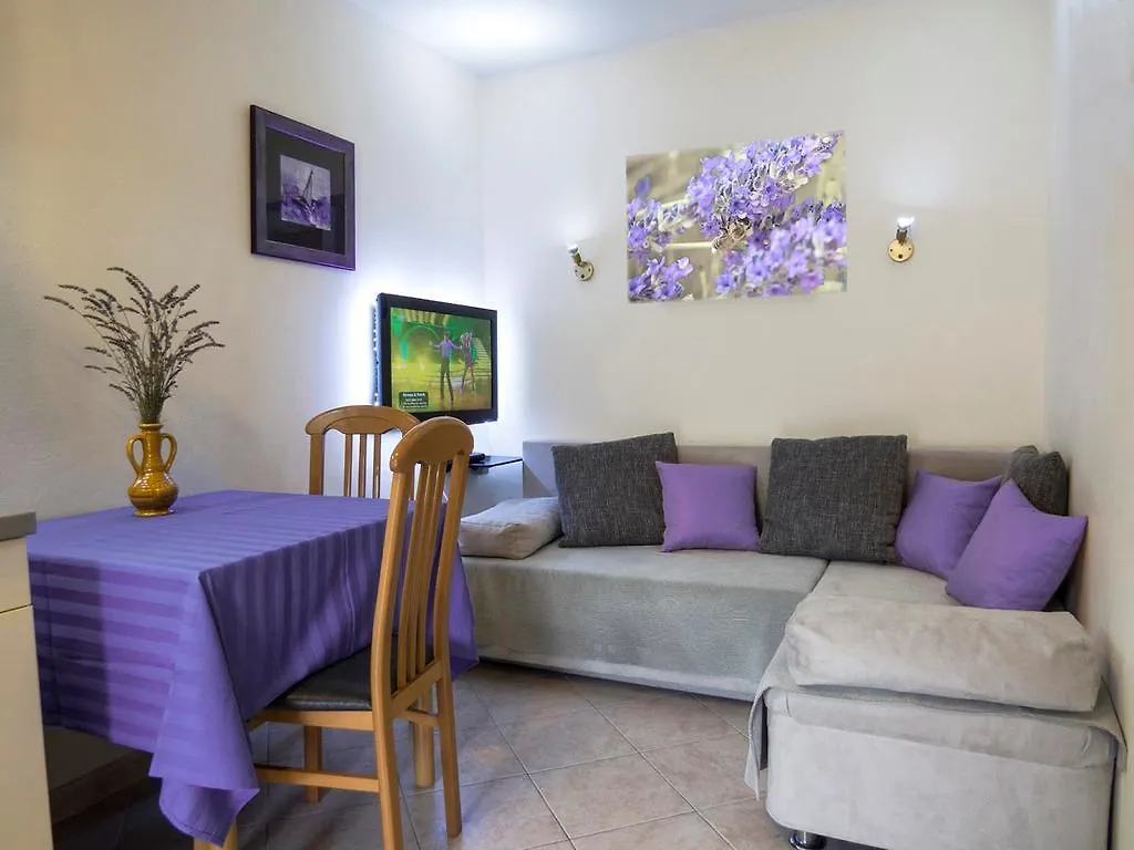 Apartments Tomasic Башка 0*,